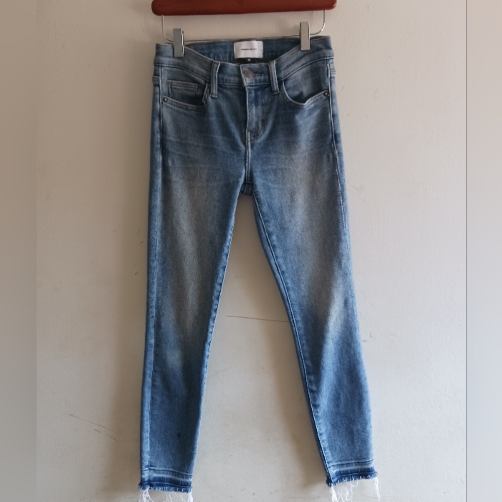 Jeans skinny Current Elliott size 25 Women's, frayed bottom at ankle, hipsters
